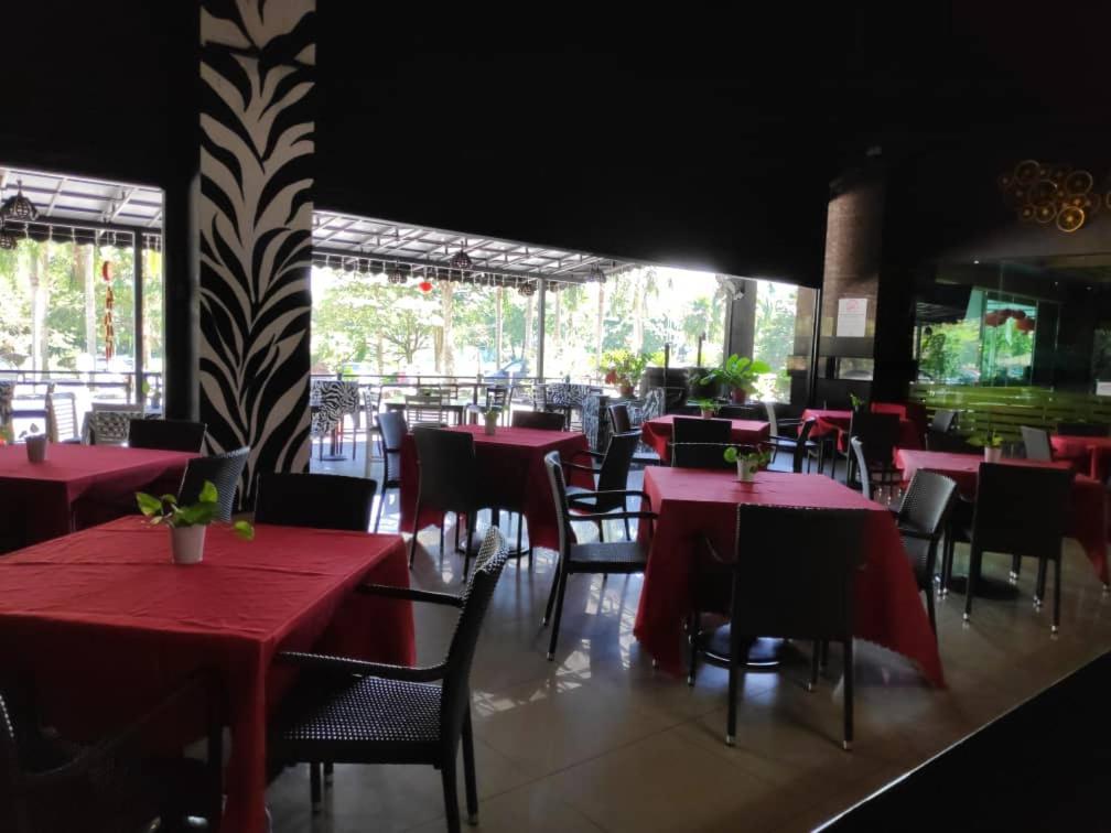 Kinta Riverfront Hotel & Suites Ipoh Exterior photo